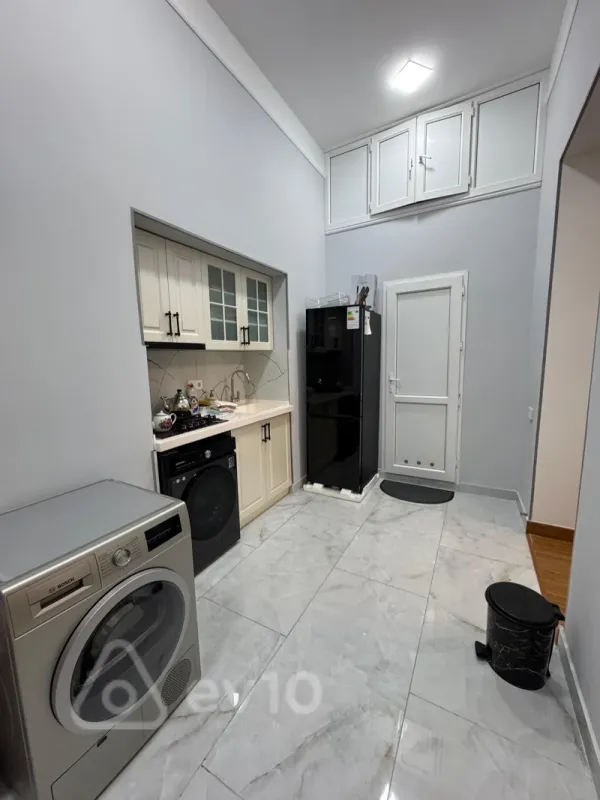 Kirayə verilir 2 otaqlı köhnə tikili 80 m²