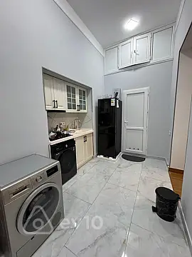 Kirayə verilir 2 otaqlı köhnə tikili 80 m²