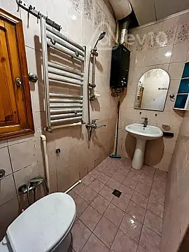 Kirayə verilir 2 otaqlı köhnə tikili 65 m²