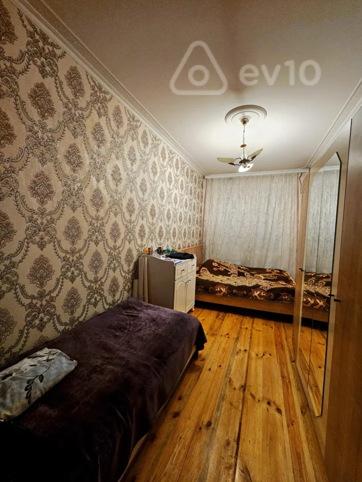 Kirayə verilir 2 otaqlı köhnə tikili 65 m²