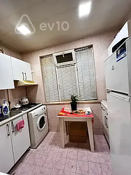 Kirayə verilir 2 otaqlı köhnə tikili 65 m²
