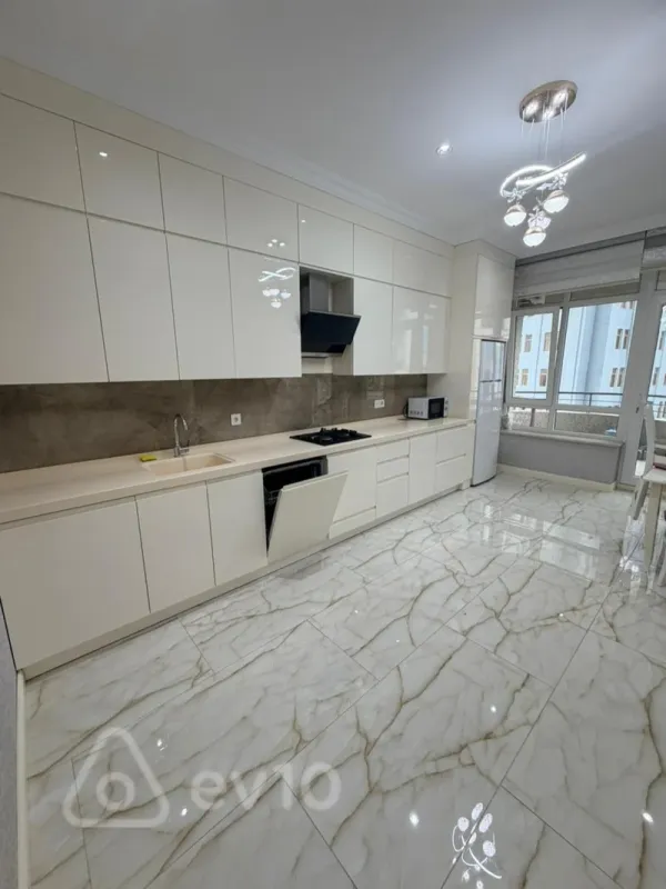 Kirayə verilir 2 otaqlı yeni tikili 126 m²