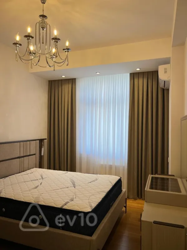 Kirayə verilir 2 otaqlı yeni tikili 75 m²