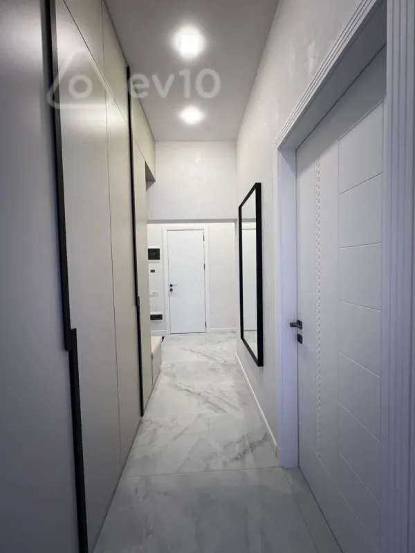 Kirayə verilir 2 otaqlı yeni tikili 75 m²