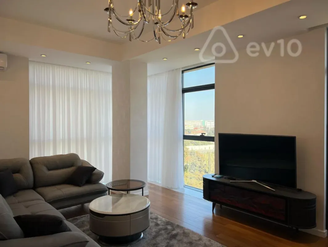 Kirayə verilir 2 otaqlı yeni tikili 75 m²