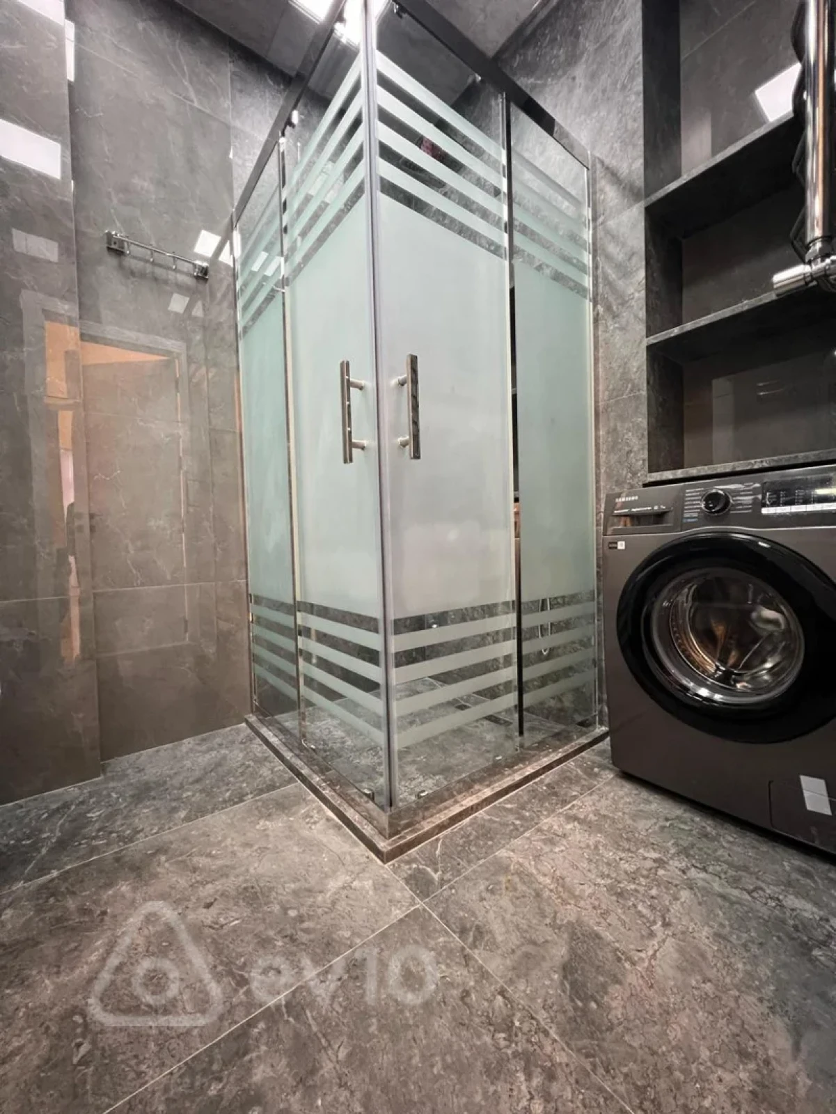 Kirayə verilir 2 otaqlı yeni tikili 75 m²