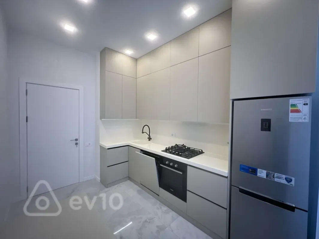 Kirayə verilir 2 otaqlı yeni tikili 75 m²
