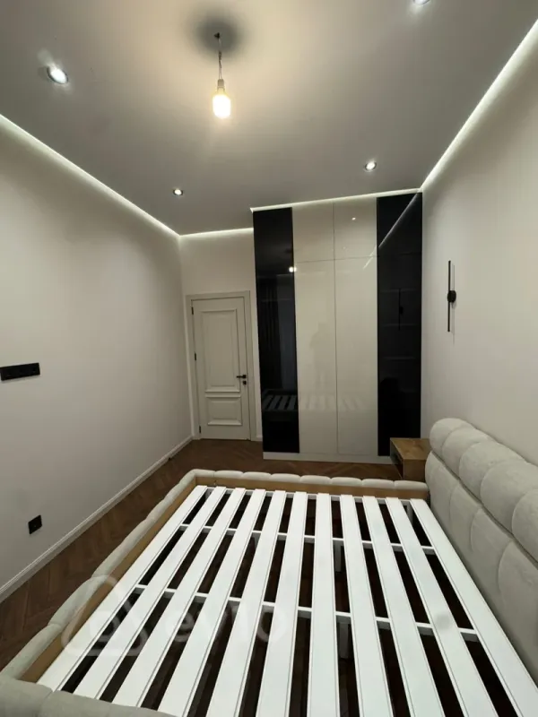 Kirayə verilir 3 otaqlı yeni tikili 130 m²