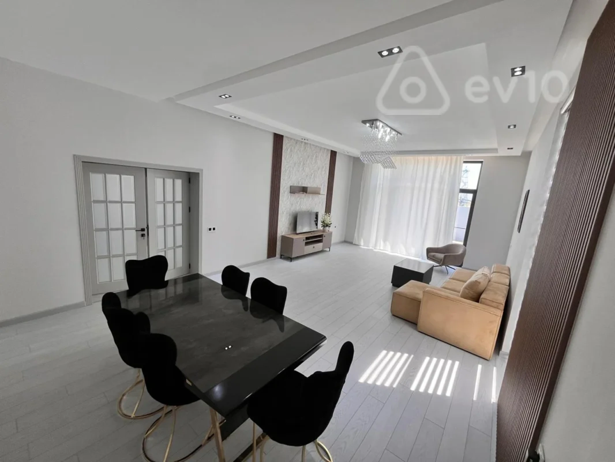 Satılır 5 otaqlı həyət evi 320 m²