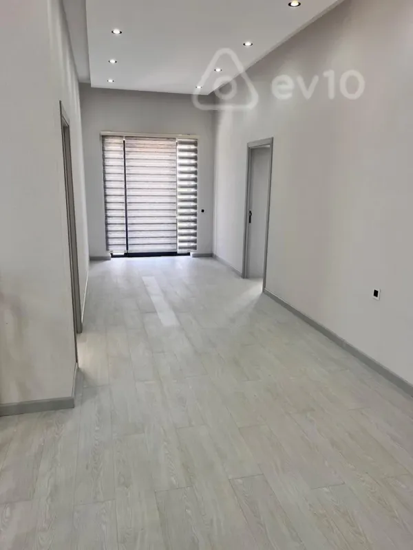 Satılır 5 otaqlı həyət evi 320 m²