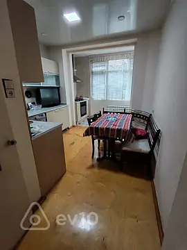 Kirayə verilir 5 otaqlı köhnə tikili 120 m²