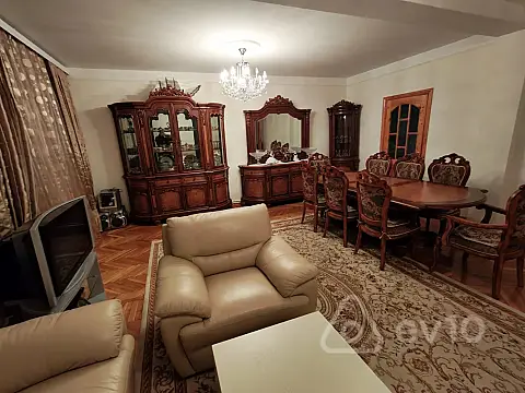 Kirayə verilir 5 otaqlı köhnə tikili 120 m²