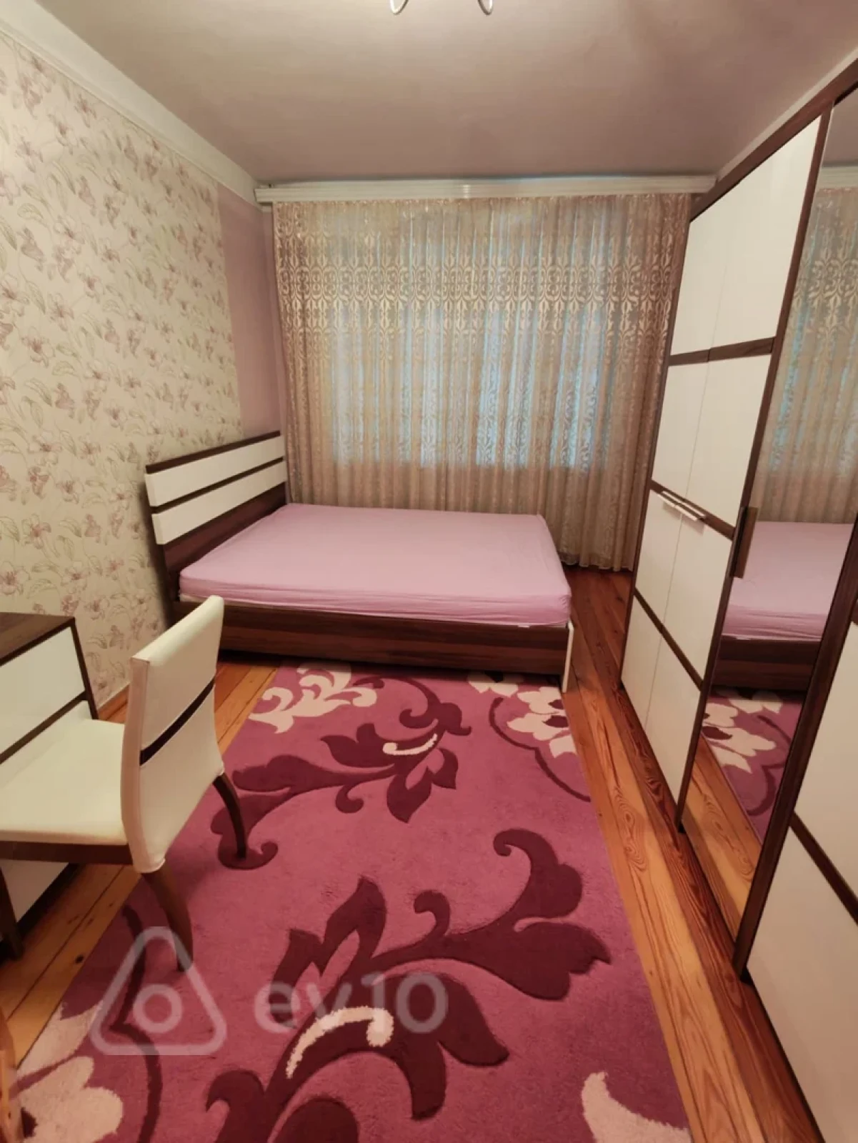 Kirayə verilir 5 otaqlı köhnə tikili 120 m²