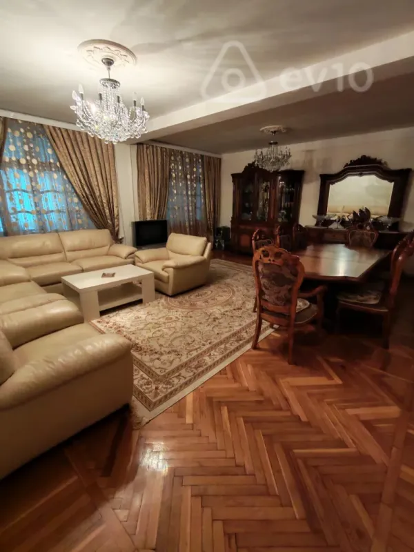 Kirayə verilir 5 otaqlı köhnə tikili 120 m²