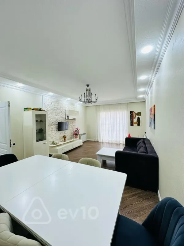 Satılır 4 otaqlı həyət evi 140 m²