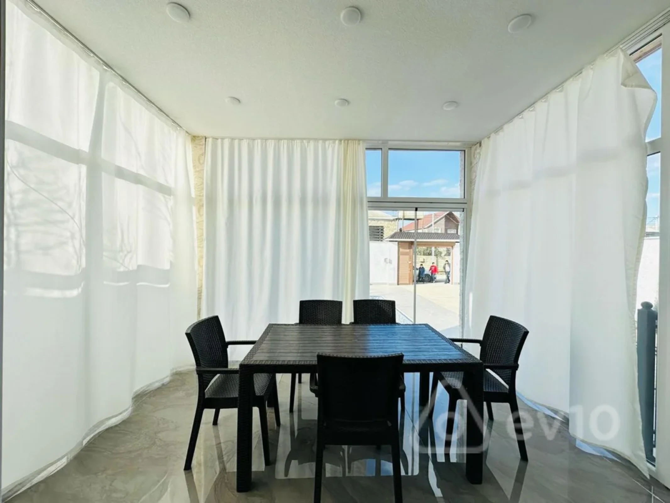 Satılır 4 otaqlı həyət evi 140 m²