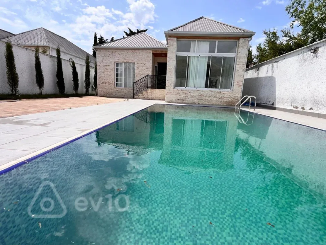 Satılır 4 otaqlı həyət evi 140 m²