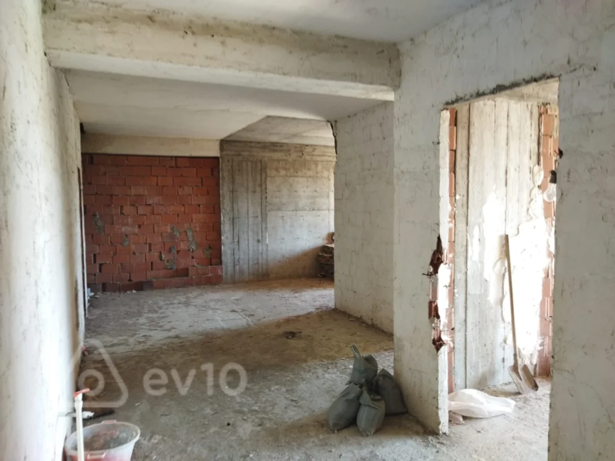 Satılır 3 otaqlı yeni tikili 128 m²