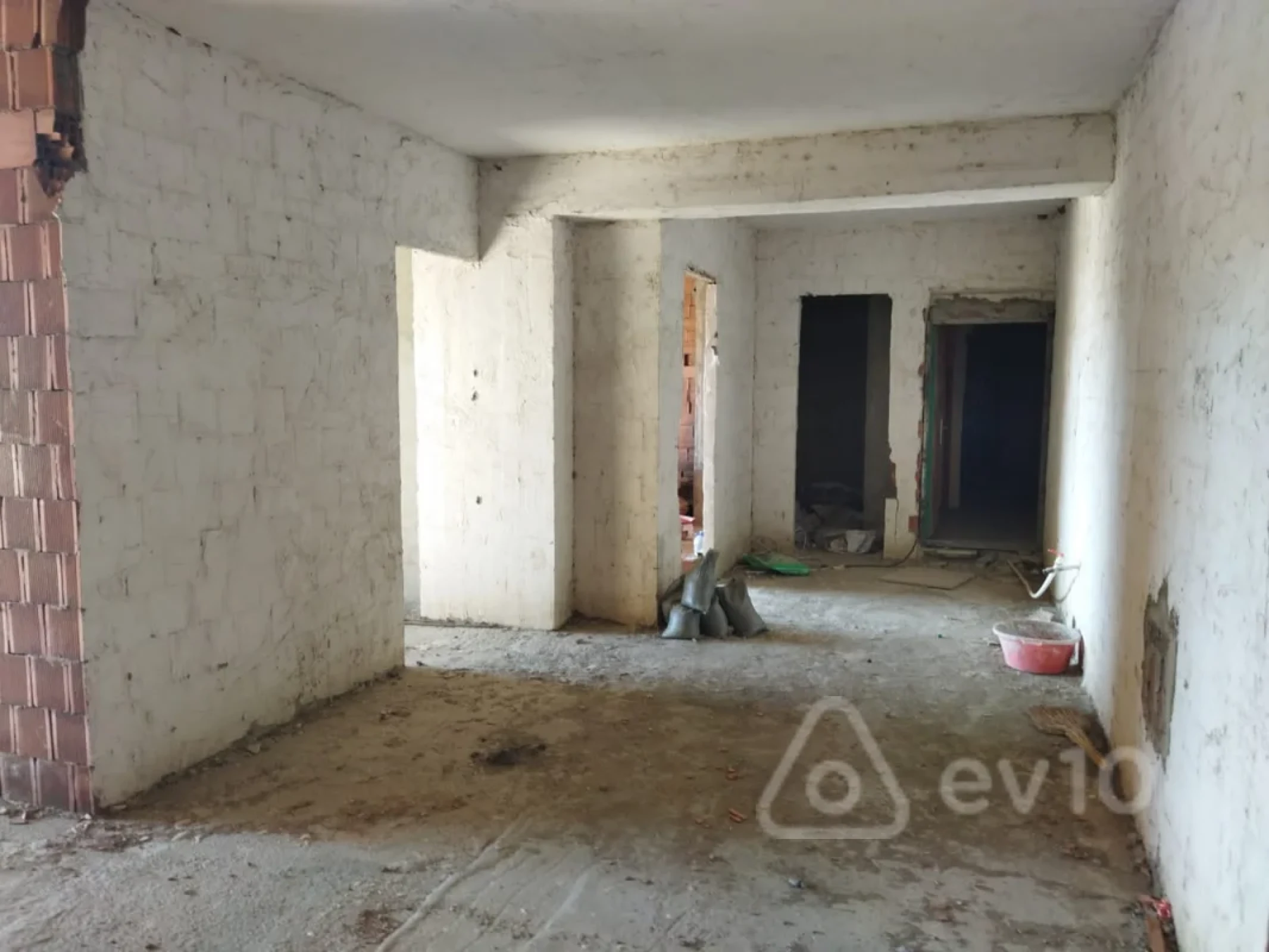 Satılır 3 otaqlı yeni tikili 128 m²