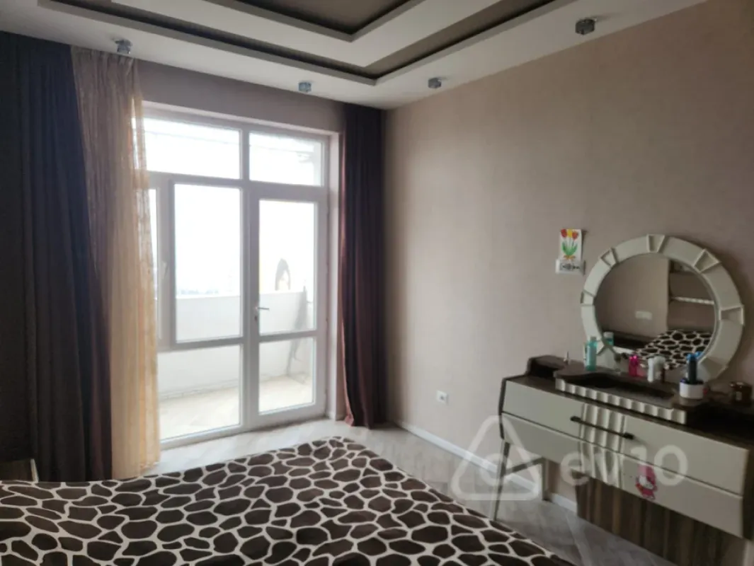 Satılır 3 otaqlı yeni tikili 125.5 m²