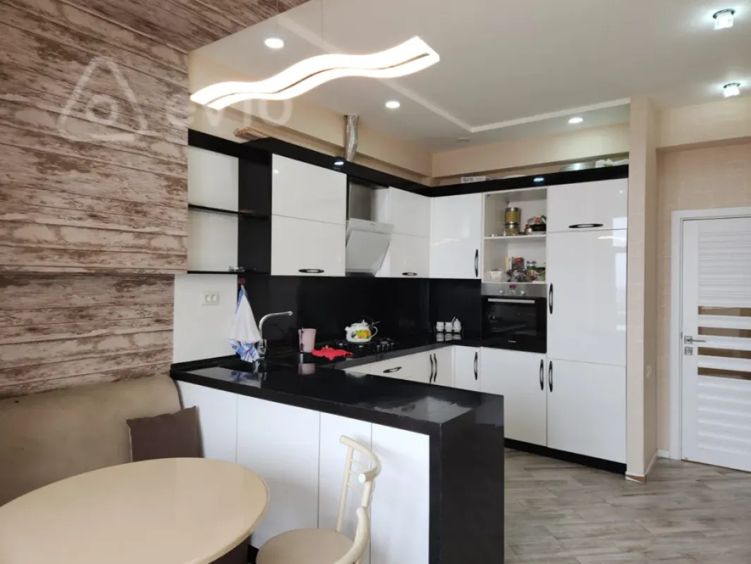 Satılır 3 otaqlı yeni tikili 125.5 m²