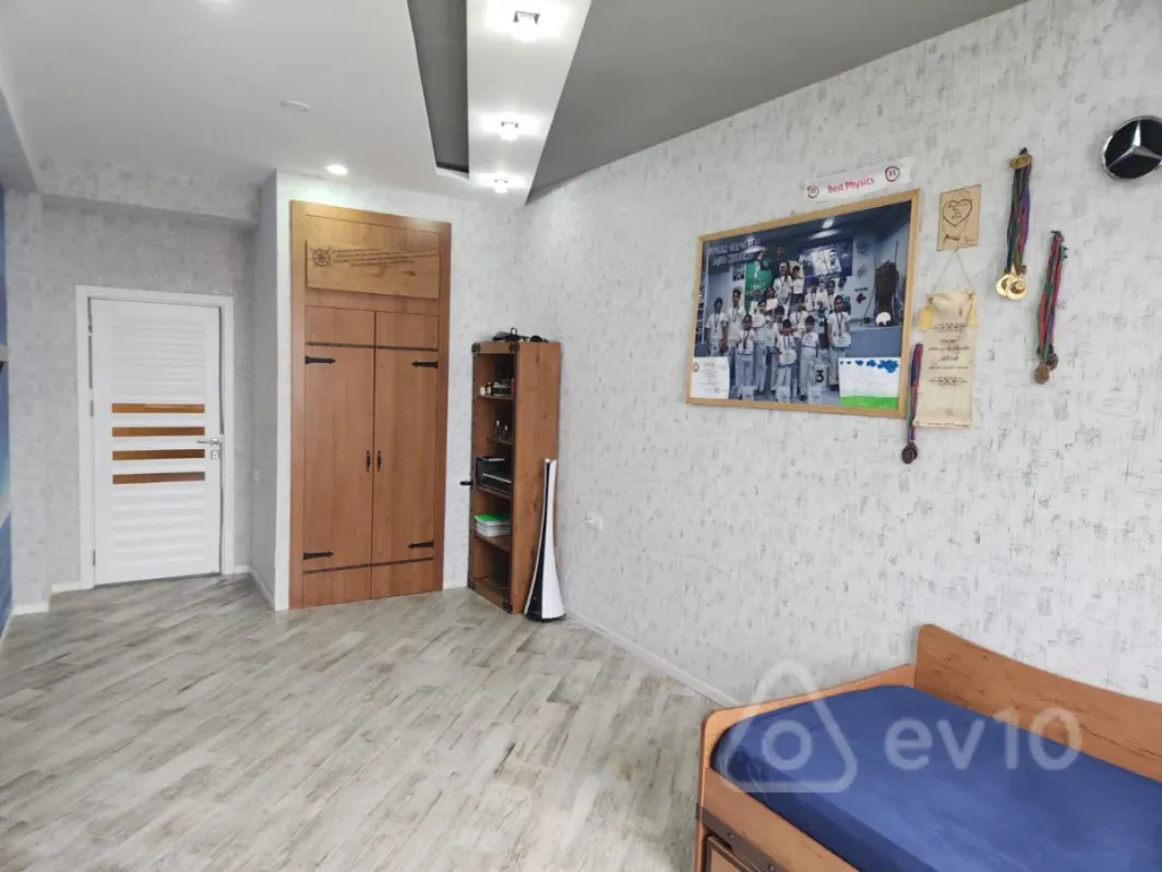 Satılır 3 otaqlı yeni tikili 125.5 m²