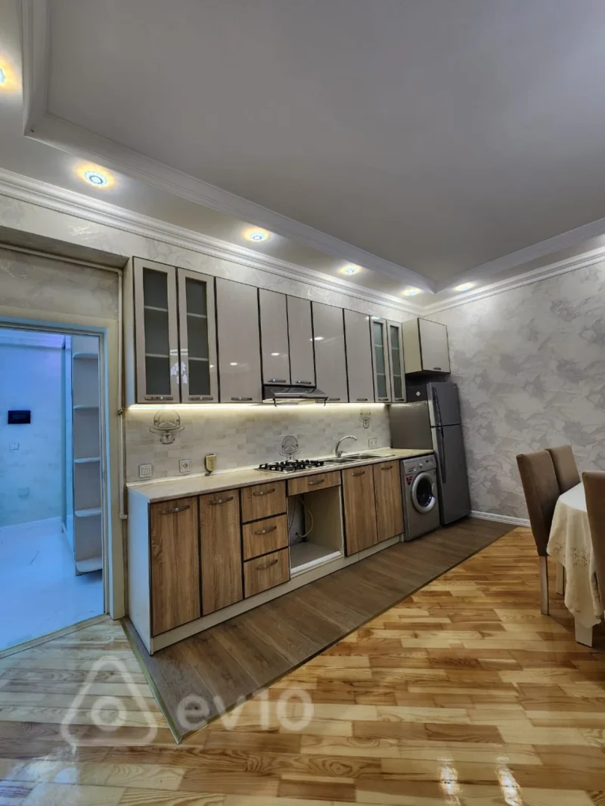 Satılır 2 otaqlı yeni tikili 64 m²