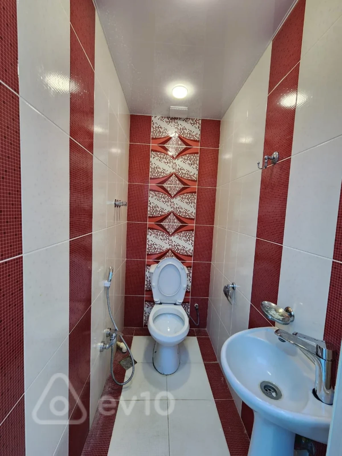 Satılır 2 otaqlı yeni tikili 64 m²