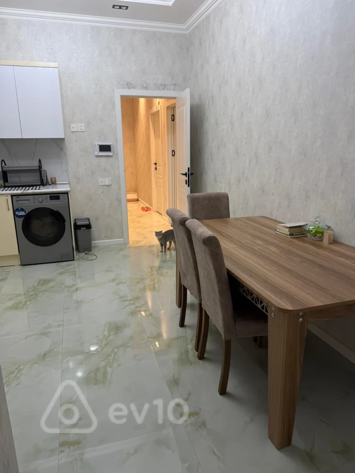 Kirayə verilir 2 otaqlı yeni tikili 65 m²