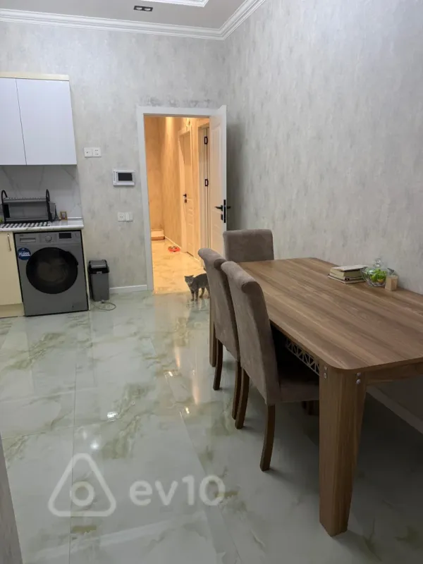 Kirayə verilir 2 otaqlı yeni tikili 65 m²