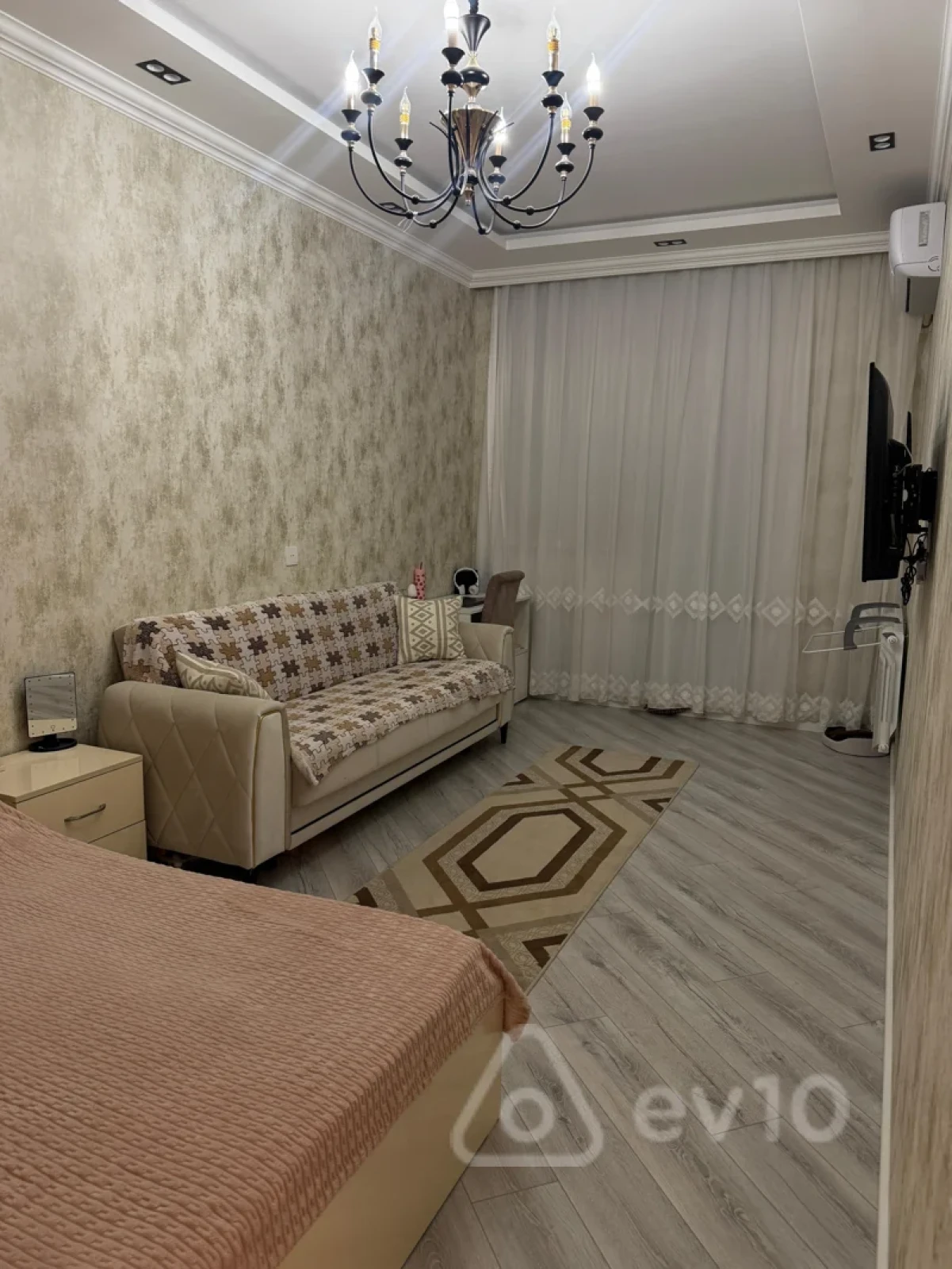 Kirayə verilir 2 otaqlı yeni tikili 65 m²