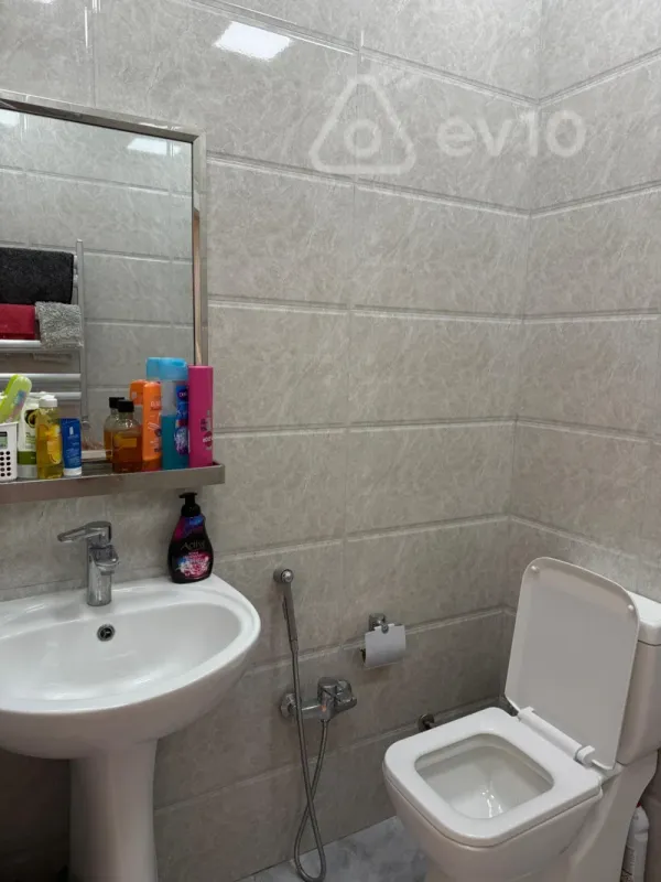 Kirayə verilir 2 otaqlı yeni tikili 65 m²