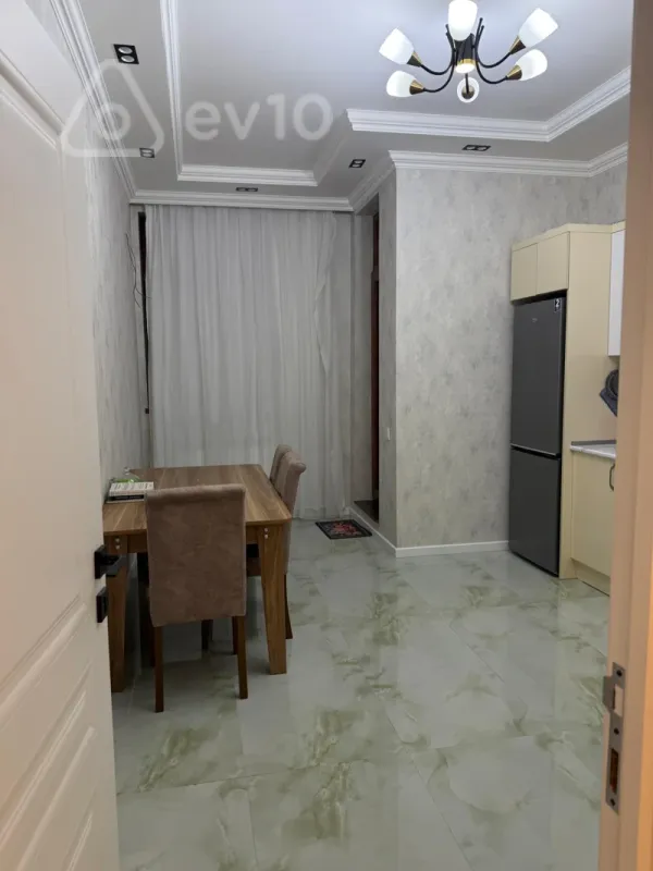 Kirayə verilir 2 otaqlı yeni tikili 65 m²