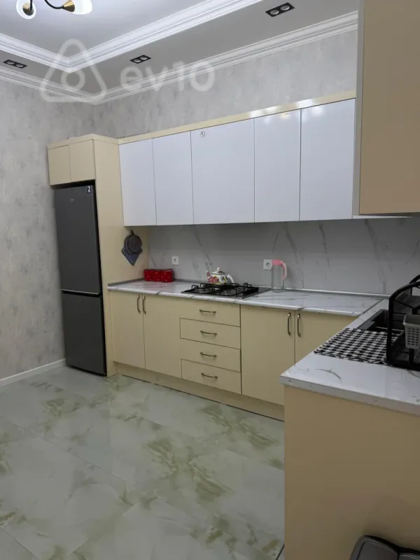 Kirayə verilir 2 otaqlı yeni tikili 65 m²