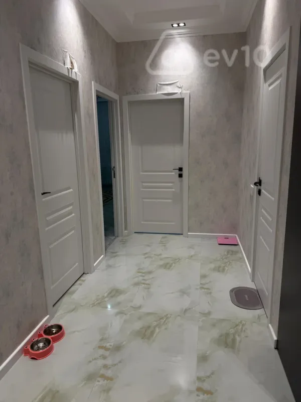 Kirayə verilir 2 otaqlı yeni tikili 65 m²