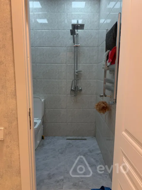 Kirayə verilir 2 otaqlı yeni tikili 65 m²