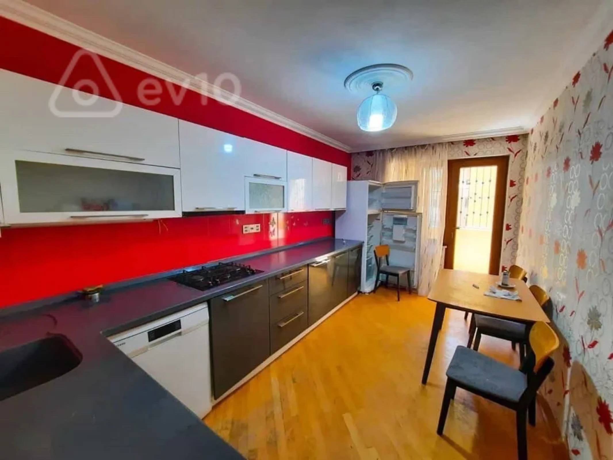 Kirayə verilir 3 otaqlı yeni tikili 100 m²