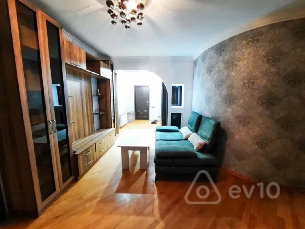 Kirayə verilir 3 otaqlı yeni tikili 100 m²