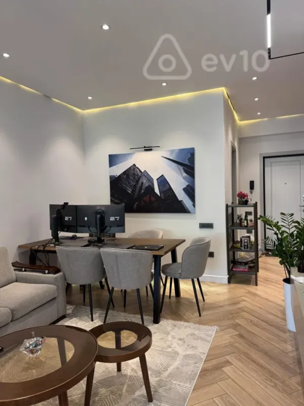 Kirayə verilir 2 otaqlı yeni tikili 80 m²