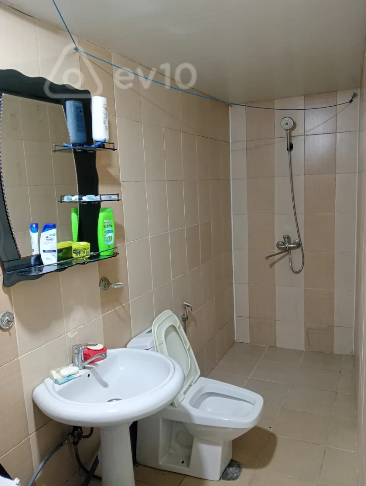 Kirayə verilir 2 otaqlı həyət evi 60 m²