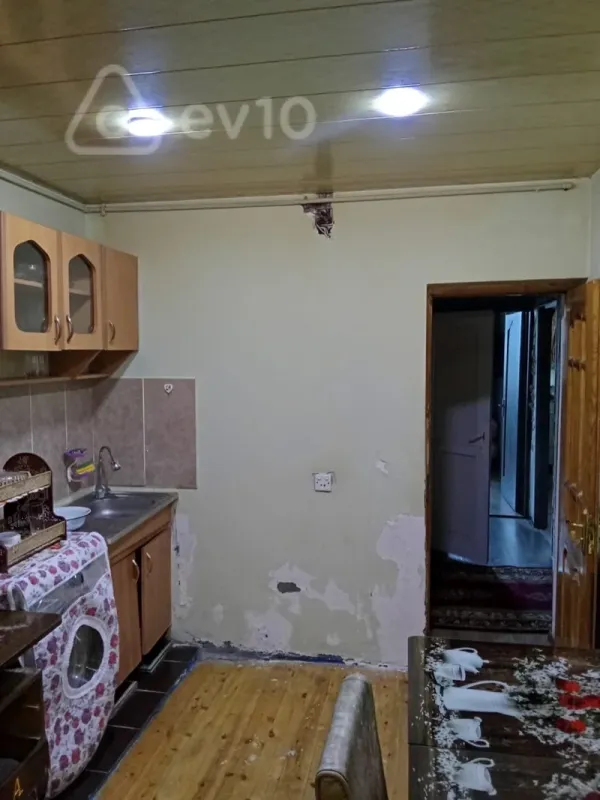 Satılır 4 otaqlı köhnə tikili 74 m²