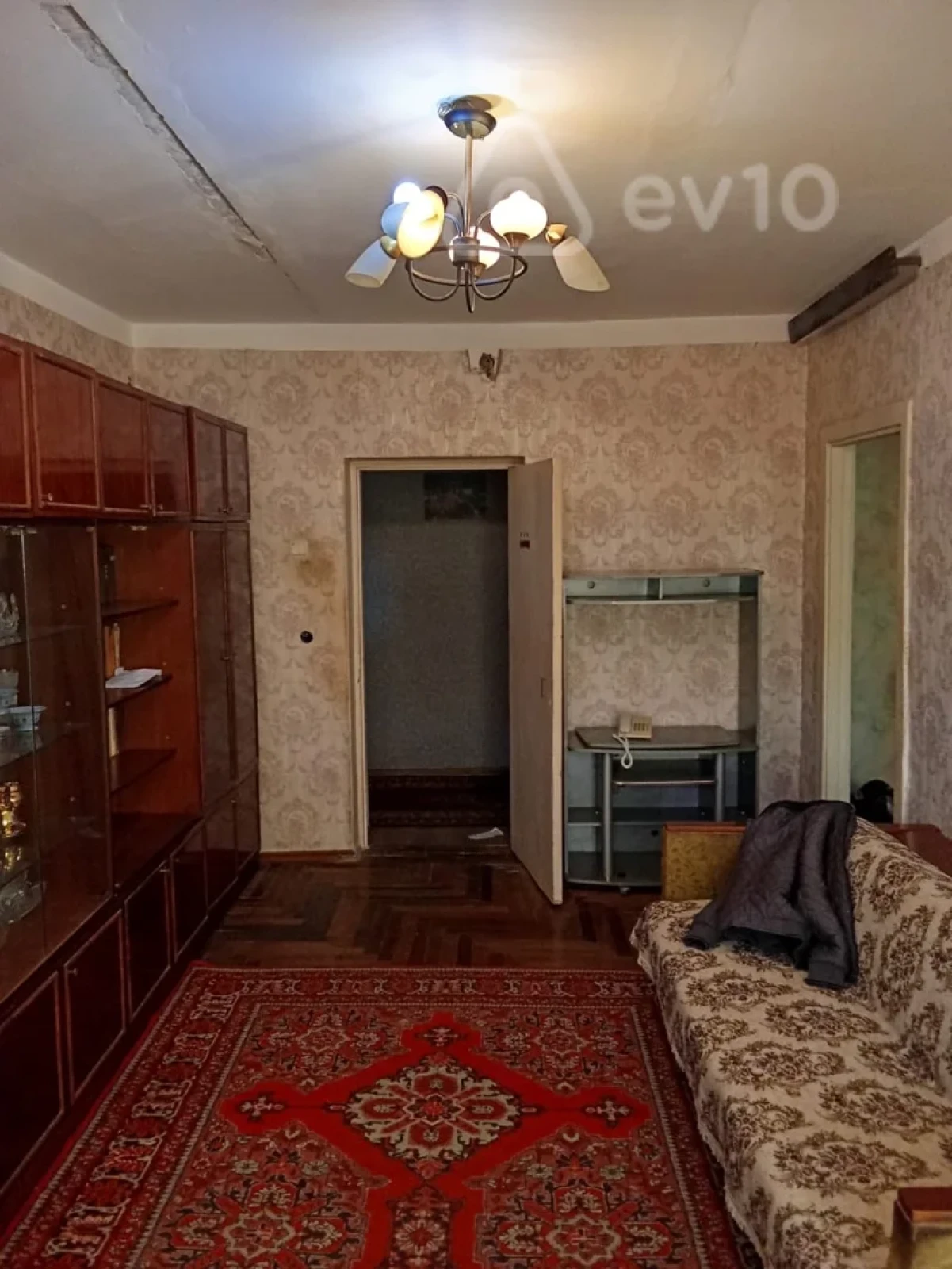 Satılır 4 otaqlı köhnə tikili 74 m²