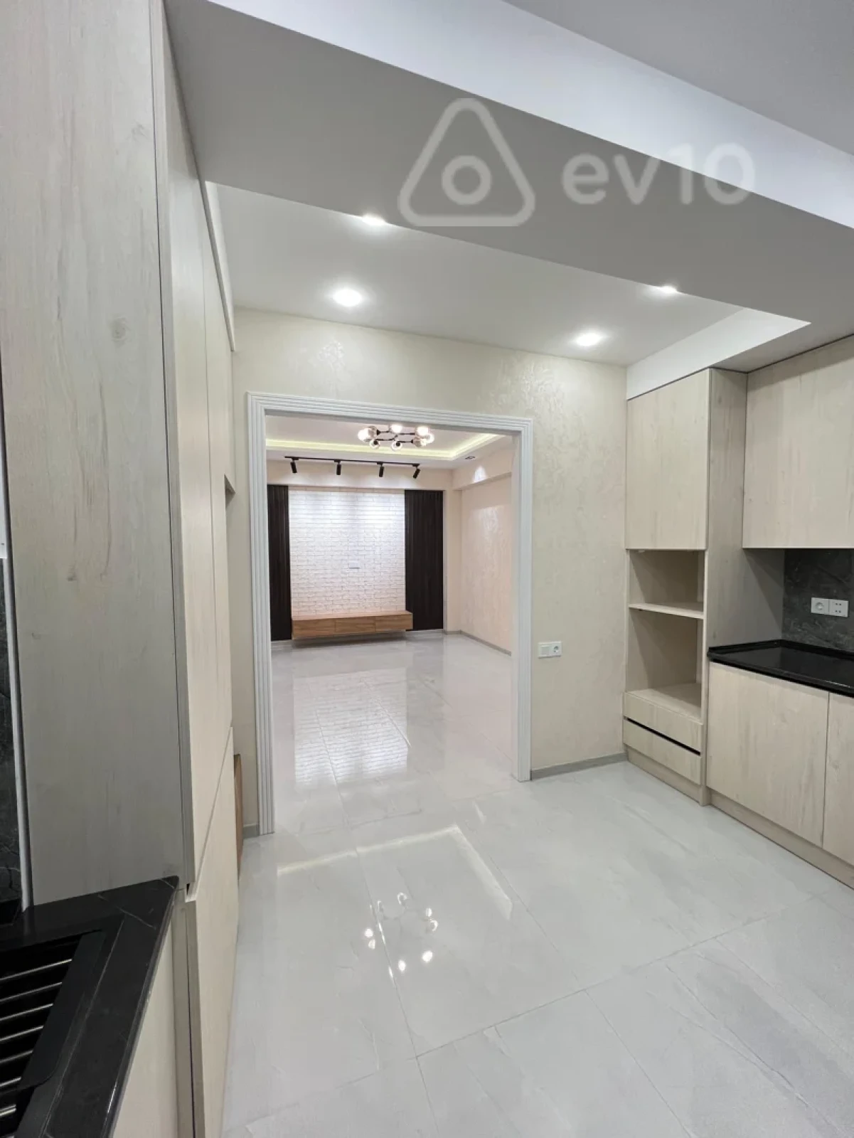 Satılır 2 otaqlı yeni tikili 52 m²