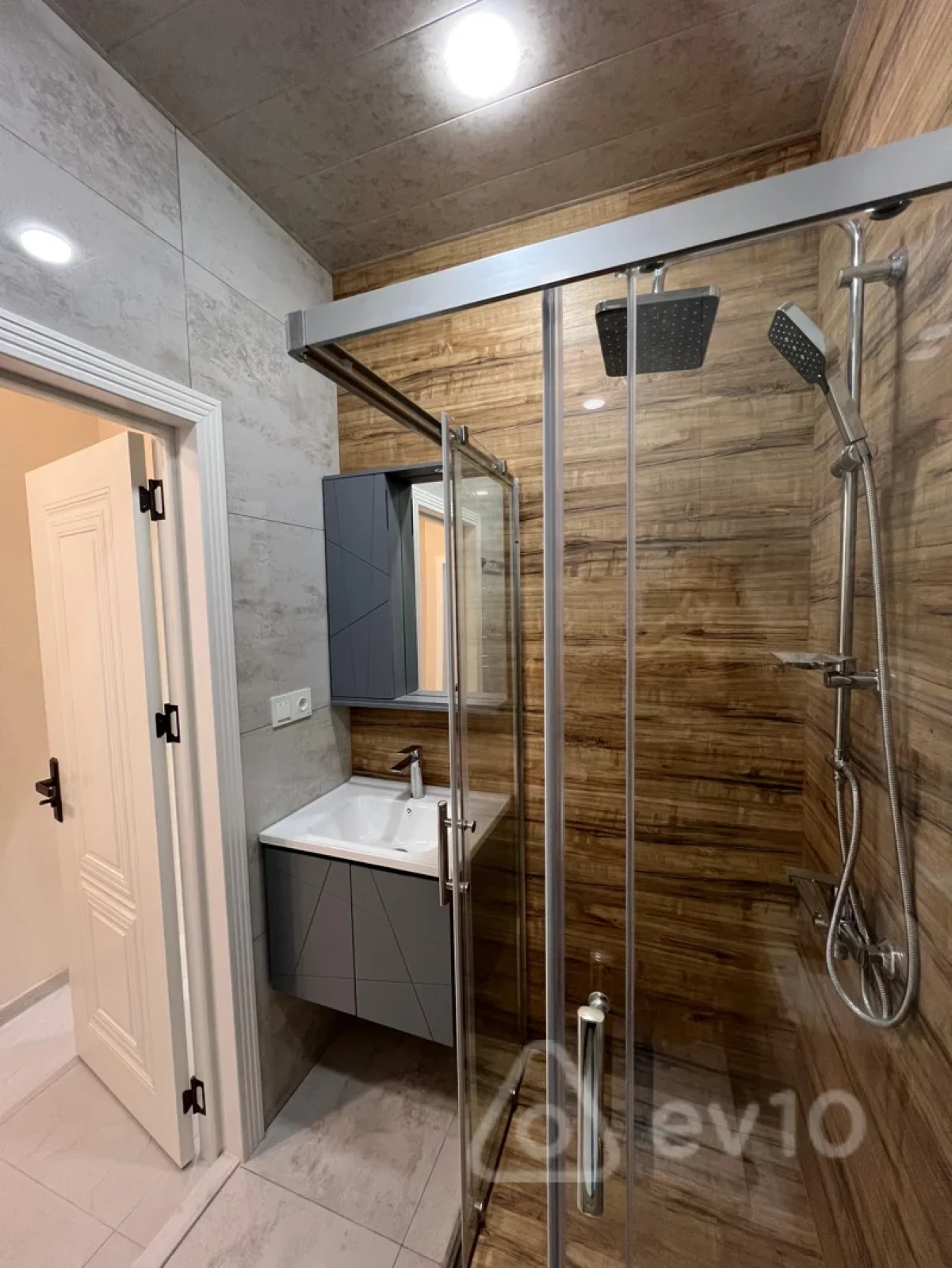 Satılır 2 otaqlı yeni tikili 52 m²