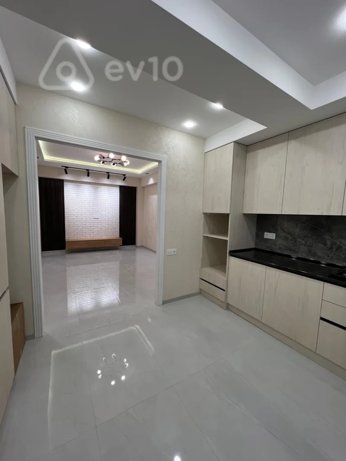 Satılır 2 otaqlı yeni tikili 52 m²