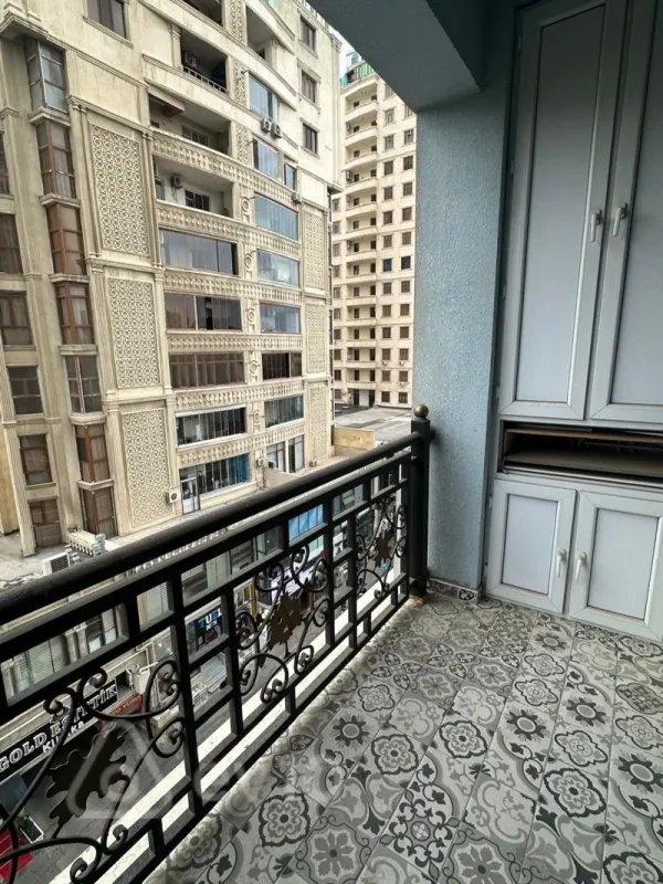 Satılır 3 otaqlı yeni tikili 115 m²