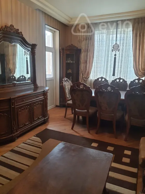 Kirayə verilir 3 otaqlı yeni tikili 110 m²