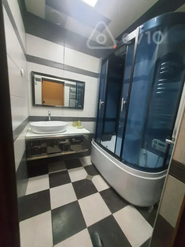 Kirayə verilir 3 otaqlı yeni tikili 110 m²