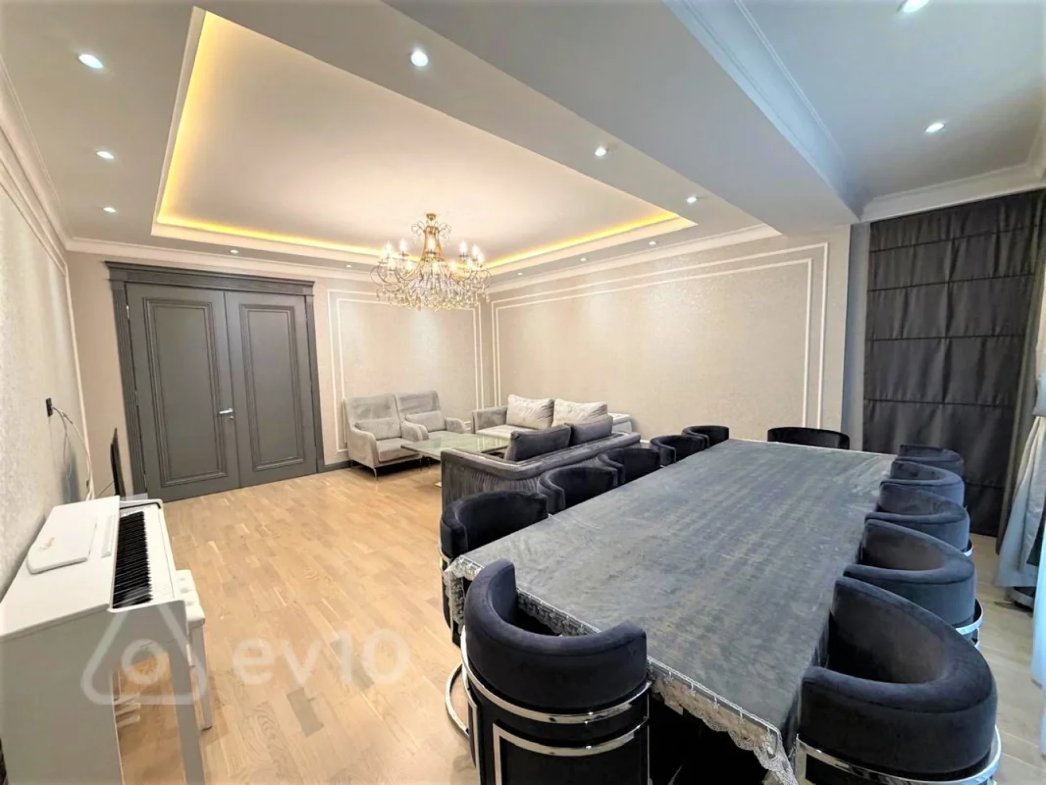 Kirayə verilir 3 otaqlı yeni tikili 150 m²