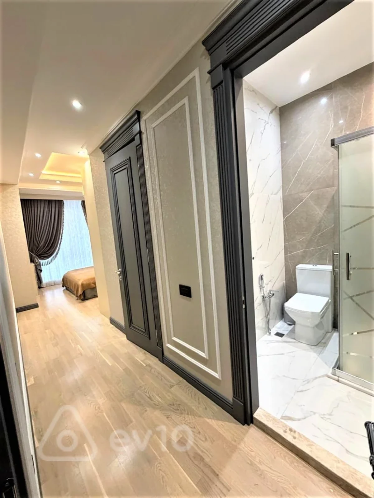 Kirayə verilir 3 otaqlı yeni tikili 150 m²